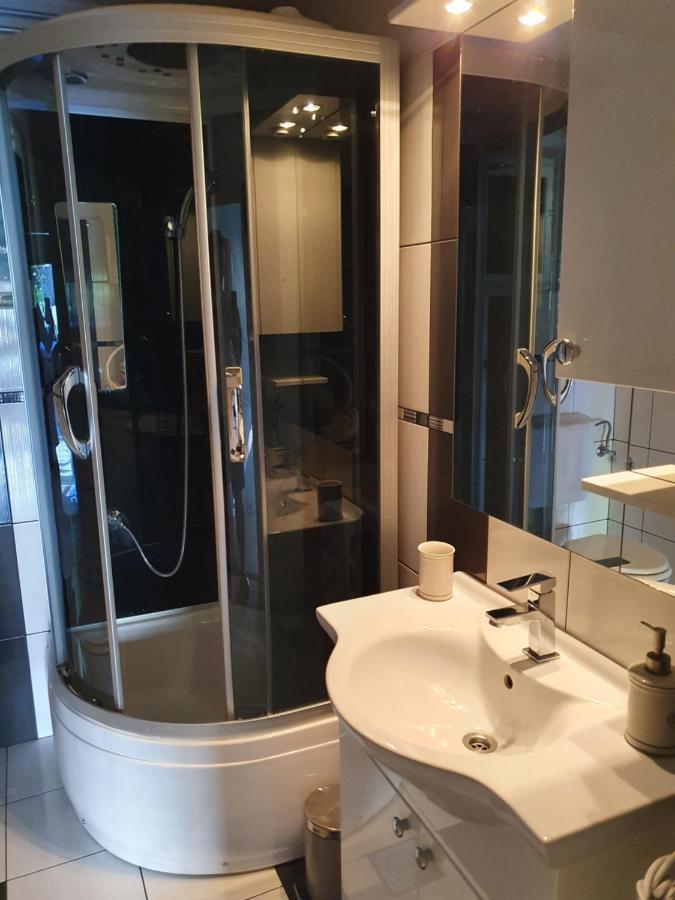 Apartman Luka Apartment ซินย์ ภายนอก รูปภาพ